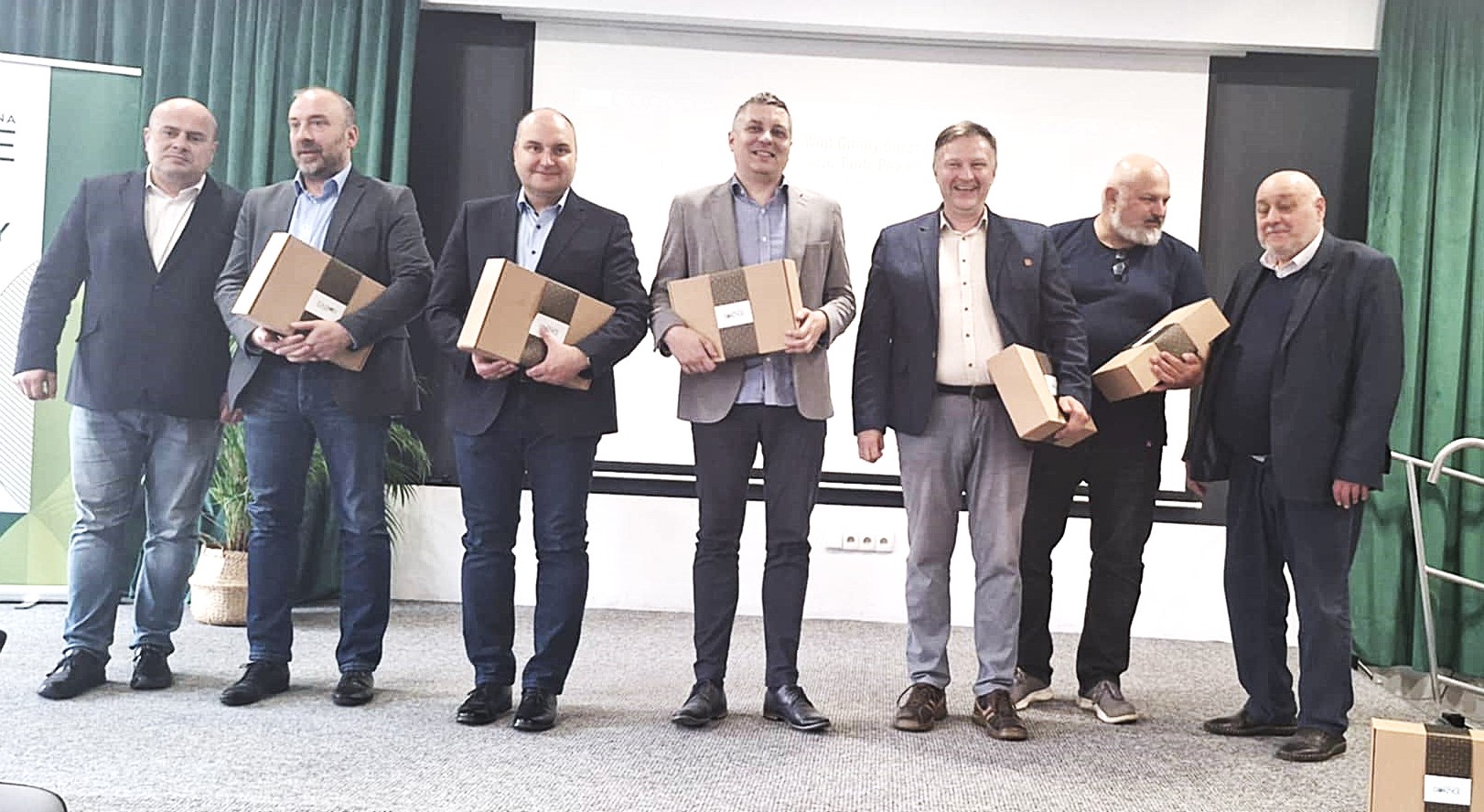 prelegenci wraz z organizatorami